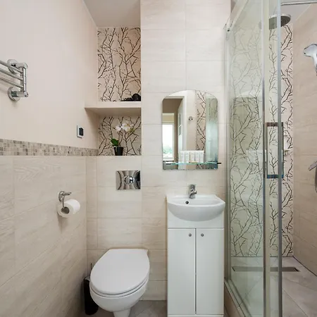 Apartment Royal Baths Inviting By Bookinghost *