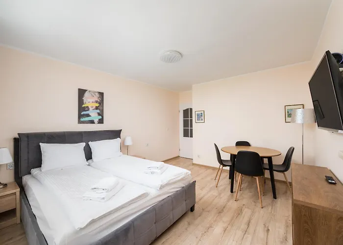 Royal Baths Inviting By Bookinghost * وارسو